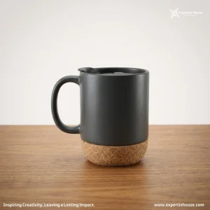 كوب سيراميك أسود فاخر بقاعدة من الفلين وغطاء