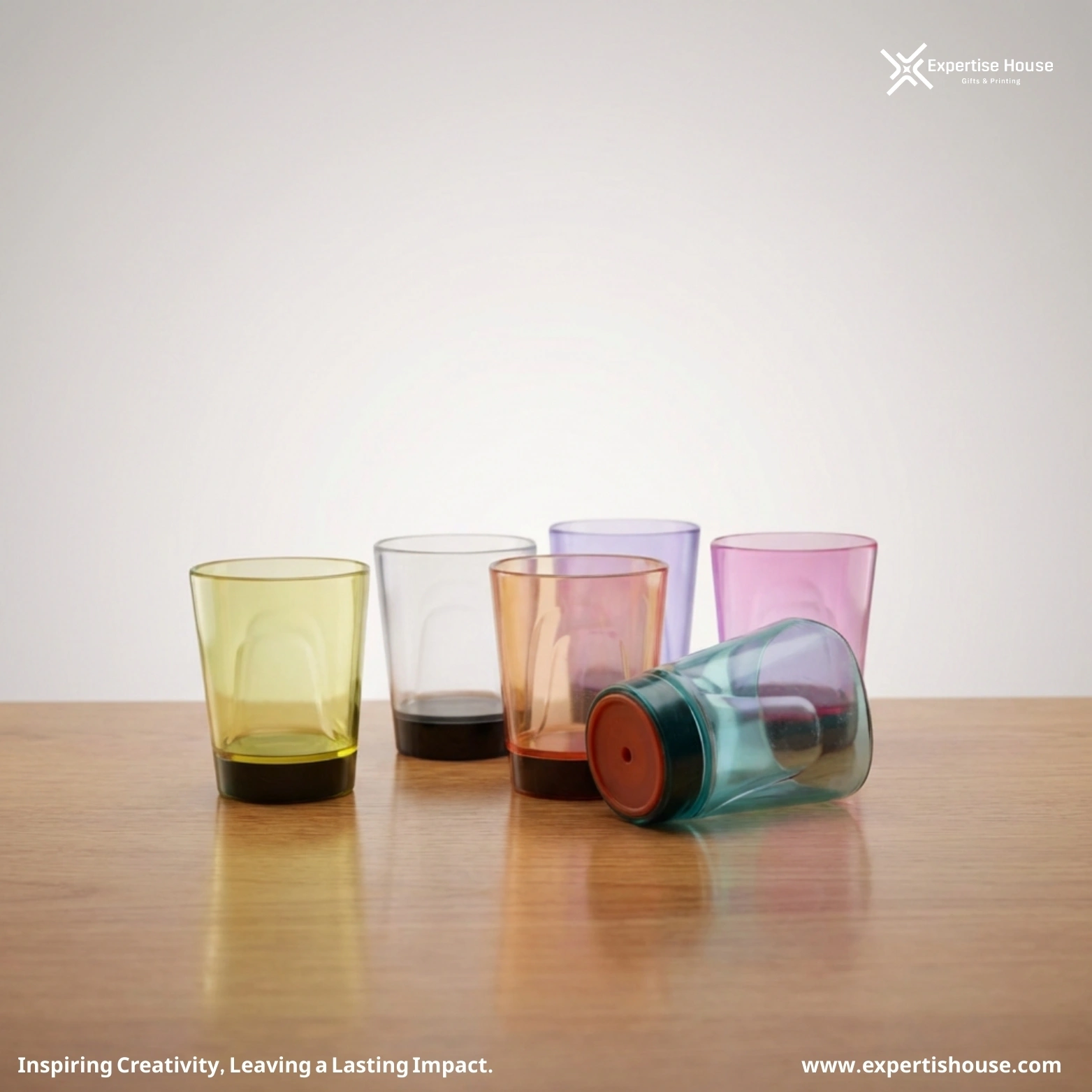 طقم أكواب شفافة ملونة فاخرة 1 طقم أكواب شفافة ملونة فاخرة